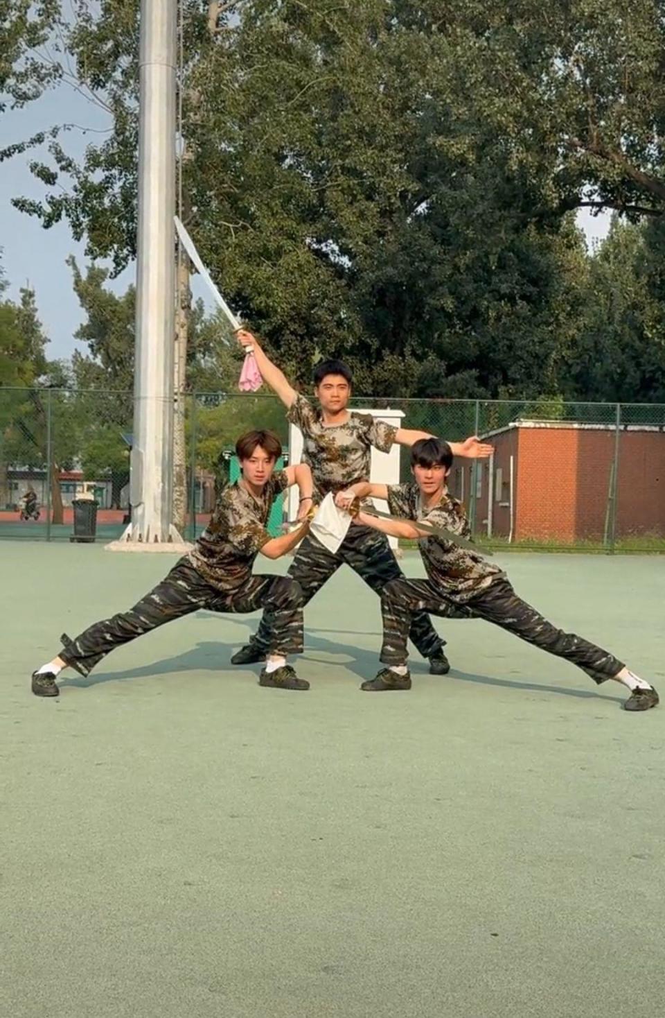 img, 训新生合影, 有北京体育